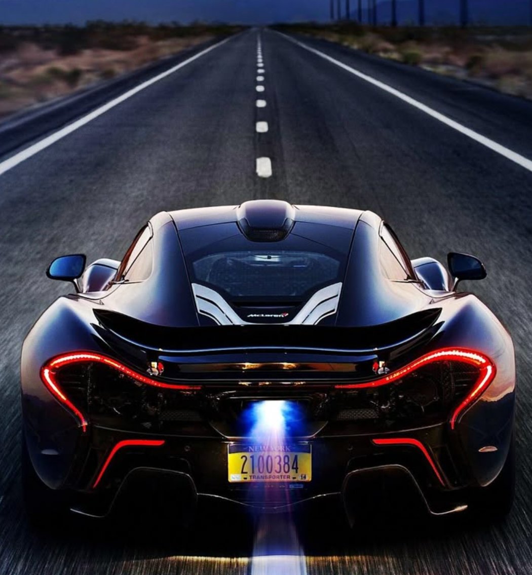 McLaren P1 Fuego Escape